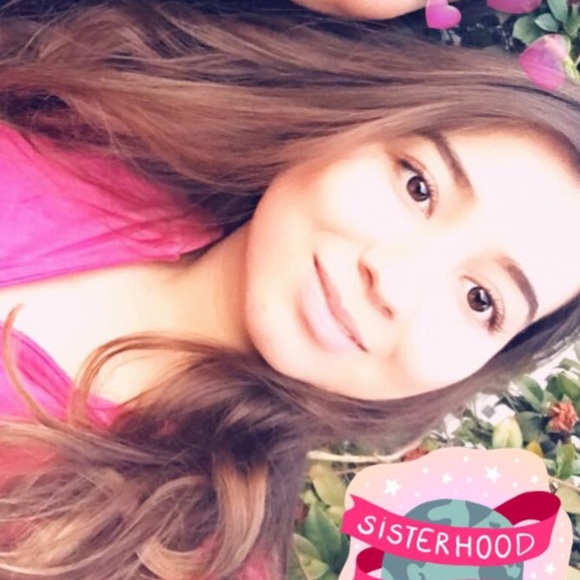 Meet your Posher, Cynthia - Picture 1 of 1